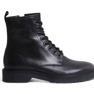 Steve Madden Antoniaa Black Leather Boots